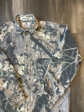 Load image into Gallery viewer, Vintage 1st Generation Mossy Oak Breakup Camo Button Up Shirt (L)
