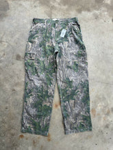 Load image into Gallery viewer, 00’s Vintage Mossy Oak Shadow Leaf Camo Pants (29-35”x32”)
