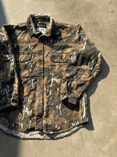 Load image into Gallery viewer, Vintage Browning Fall Foliage Camo Chamois Button Up (L)