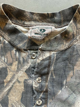 Load image into Gallery viewer, Vintage Mossy Oak Shadow Branch Henley Shirt (L)
