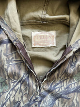 Load image into Gallery viewer, Vintage Mossy Oak Treestand Camo Hoodie Jacket (L)