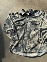 Load image into Gallery viewer, Vintage Faded Mossy Oak Break Up Button Up (XL)