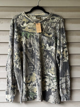 Load image into Gallery viewer, 00’s Mossy Oak Break Up Shirt (XL)