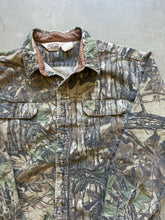 Load image into Gallery viewer, Vintage Walls Realtree Camo Chamois Shirt (XL)