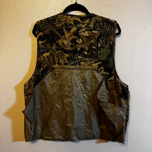 Load image into Gallery viewer, 00’s Forrest Floor Quail Unlimited Field Vest
