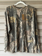 Load image into Gallery viewer, 00’s Realtree Hardwoods Shirt (M)