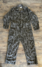 Load image into Gallery viewer, 90’s Mossy Oak Coveralls Non-Insulated Original Bottomland size L long made in USA 🇺🇸