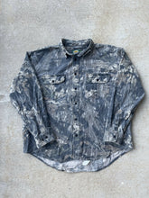 Load image into Gallery viewer, Vintage Mossy Oak Breakup Camo Chamois Shirt (XL)