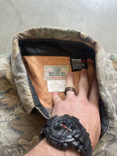 Load image into Gallery viewer, Vintage Realtree Advantage Camo Insulated Button Up Shirt (L)