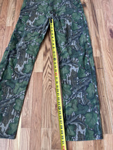 Load image into Gallery viewer, Mossy oak Full foliage hunting camo pattern pants men’s size 32x34 vintage 80s made in USA