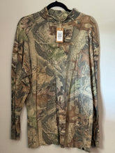 Load image into Gallery viewer, 00’s Duxbak Realtree Advantage Timber (L)