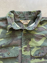 Load image into Gallery viewer, Vintage Woodland Camo Button-Up Shirt (L)