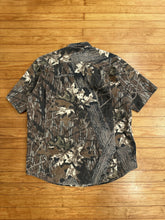 Load image into Gallery viewer, Vintage Browning MossyOak Breakup Camo Short Sleeve Button-Up (L)