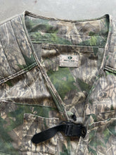 Load image into Gallery viewer, Vintage Mossy Oak Shadowleaf Camo Turkey Vest (XL)