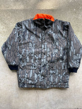 Load image into Gallery viewer, Vintage Winchester Treebark Camo Reversible Puff Jacket (M/L)