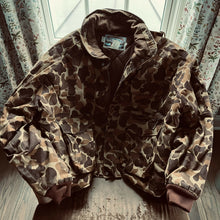 Load image into Gallery viewer, Field and and stream vintage heavy waterfowl coat