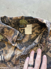 Load image into Gallery viewer, Vintage Mossy Oak Forest Floor Camo Button-Up (L)