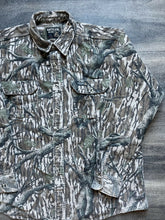 Load image into Gallery viewer, Vintage Rattlers Brand Mossy Oak Treestand Camo Chamois Shirt (2XL)