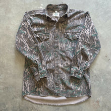 Load image into Gallery viewer, 1990’s Mossy Oak Greenleaf Camo Chamois Shirt (M)