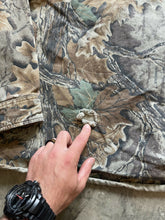 Load image into Gallery viewer, Vintage Walls Realtree Advantage Camo Button Up Shirt (XL)