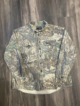 Load image into Gallery viewer, 1990’s Rattlers Brand Realtree Camo Chamois Shirt (XL)