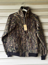 Load image into Gallery viewer, 90’s Polar Tech Realtree Fleece Jacket (S/M)