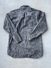 Load image into Gallery viewer, Vintage Mossy Oak Green Leaf Camo Strap Shirt (L)