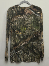 Load image into Gallery viewer, 10’s Mossy Oak Break Up Shirt (L)