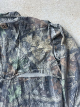 Load image into Gallery viewer, Vintage Walls Realtree Advantage Timber Camo Breathable Button-Up Shirt (2XL)