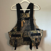 Load image into Gallery viewer, 90’s Mossy Oak Breakup Strap Vest 🇺🇸
