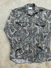 Load image into Gallery viewer, Vintage Mossy Oak Treestand Camo Button Up (M)
