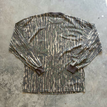 Load image into Gallery viewer, Vintage Realtree Camo Shirt (L)