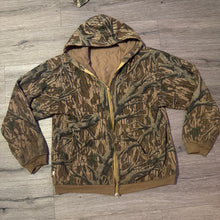 Load image into Gallery viewer, 90’s Mossy Oak Treestand Quilted Insulated Hoodie Jacket (M) 🇺🇸