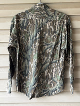 Load image into Gallery viewer, 90’s Mossy Oak Treestand Shirt (M) 🇺🇸