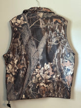 Load image into Gallery viewer, 00’s Mossy Oak Breakup Fleece Vest (L)