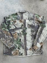 Load image into Gallery viewer, Vintage Walls Realtree Camo Button Up (XXL/XXXL)