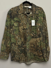 Load image into Gallery viewer, 90’s Walls Realtree Shirt (XL)