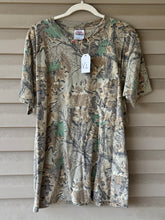 Load image into Gallery viewer, 90’s Wrangler Rugged Wear Realtree Advantage Shirt (XL)