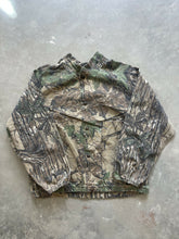Load image into Gallery viewer, Vintage Realtree Camo Lightweight Pullover (M)
