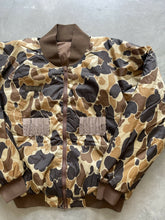 Load image into Gallery viewer, Vintage Duck Camo Puffer Jacket (L)