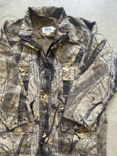 Load image into Gallery viewer, Vintage 10x Realtree Hardwoods Camo Rain Jacket (XL)
