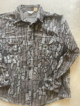 Load image into Gallery viewer, Vintage Trebark Camo Chamois Shirt (L)