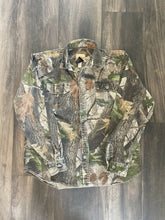 Load image into Gallery viewer, Vintage Realtree Hardwoods Camo Button Up Shirt (Y XL)