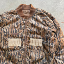 Load image into Gallery viewer, Vintage Columbia Mossy Oak Bottomland Camo Puffer Jacket (L)