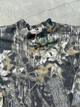 Load image into Gallery viewer, Vintage MossyOak Breakup Camo Henley (M/L)