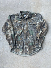 Load image into Gallery viewer, Vintage Realtree Advantage Camo Chamois Shirt (L)