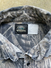 Load image into Gallery viewer, Vintage Gen 1 MossyOak Breakup Camo Wolf Mountain Chamois (XL)