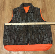 Load image into Gallery viewer, Vintage Winchester Trebark Reversible Puffer Vest XXL