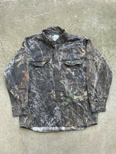 Load image into Gallery viewer, 00’s Fieldstaff Mossyoak Breakup Camo Button-Up (L)