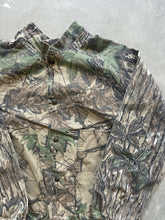 Load image into Gallery viewer, Vintage Realtree Camo Lightweight Pullover (M)